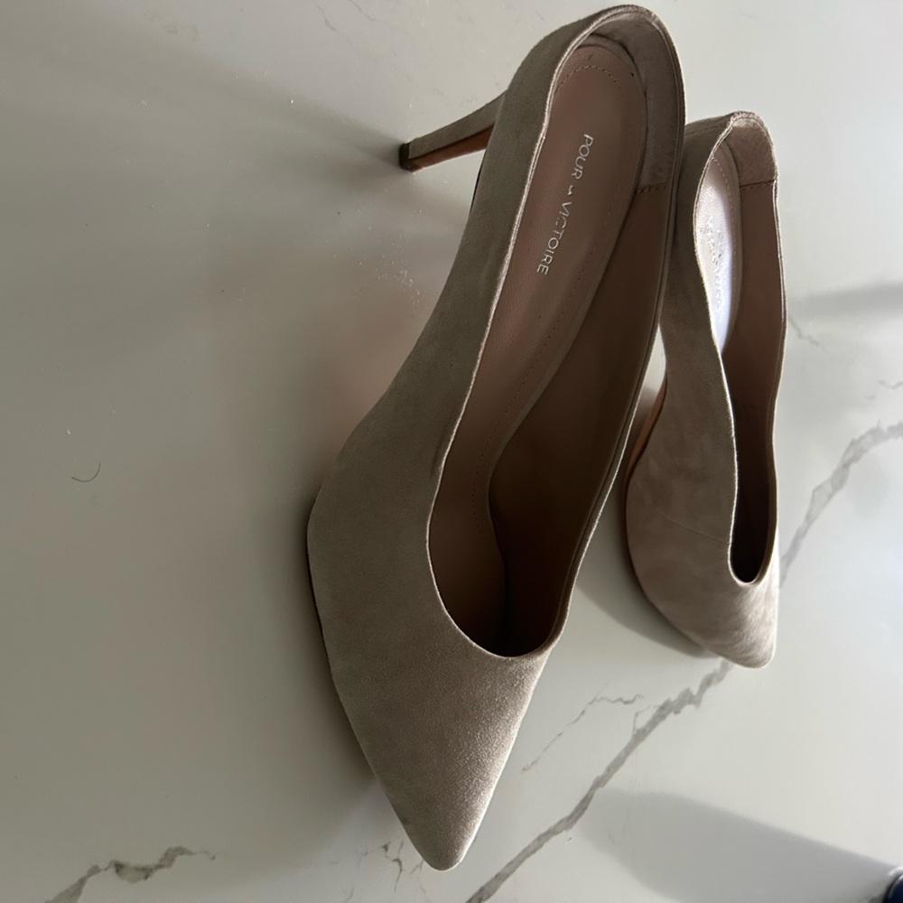 Pour La Victoire Beige Suede Heels